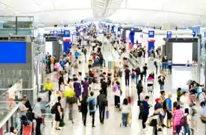 מתי נתבג עמוס ? מדריך מקיף לתכנון טיסה 2025